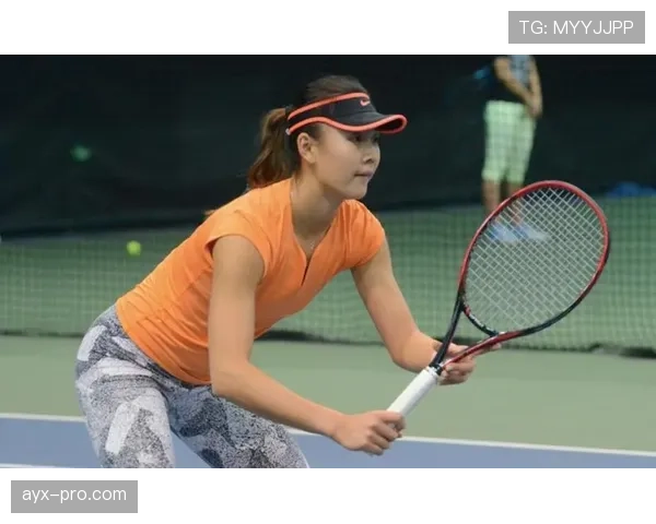 袁悦训练完直接拎爱马仕去吃夜宵？