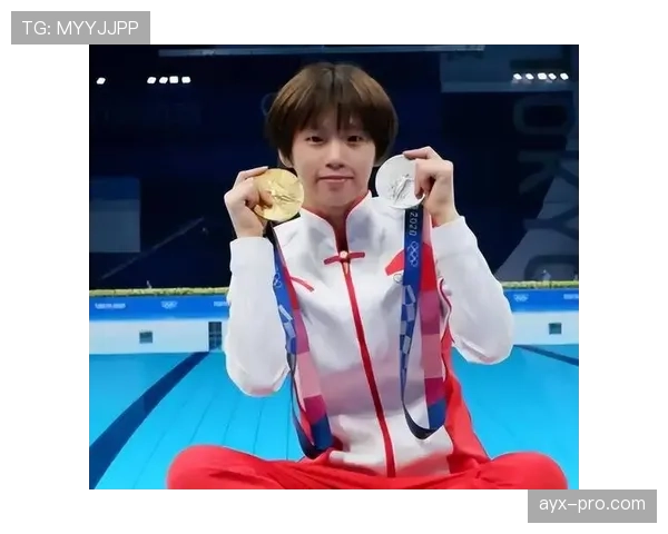 陈芋汐训练完偷偷吃炸鸡被拍，这自律人设绷不住了？